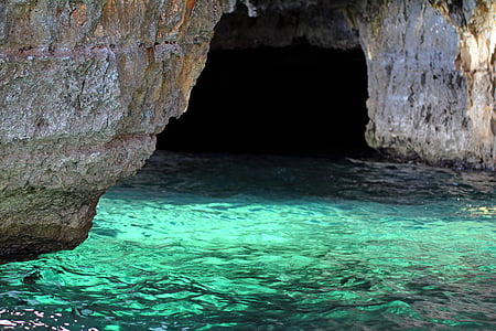underwater cave thumbnail