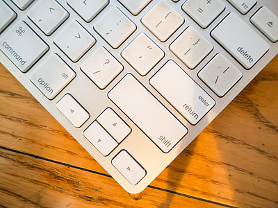 white computer keyboard thumbnail