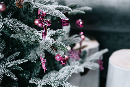 Christmas tree decorations thumbnail