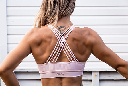 woman wearing sport brassiere thumbnail