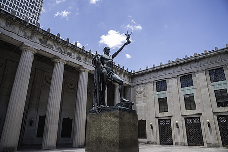 Statue in the middle of the courtyard at the Tennessee Legislative Buildings thumbnail