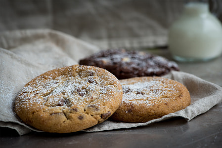 three cookies in brown cloth thumbnail
