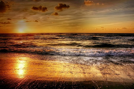 body of water over the horizon thumbnail