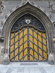 black and brown gate thumbnail
