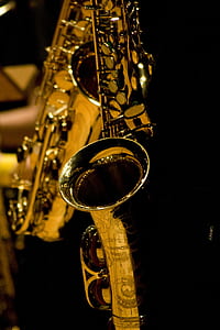 gold saxophone thumbnail