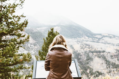 woman facing backward thumbnail