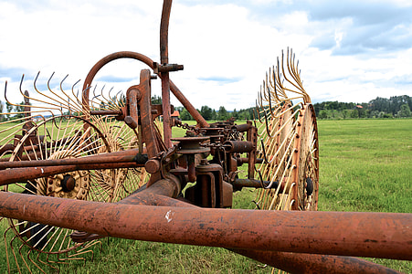 Old Hay Tedders, Hay Tedders thumbnail