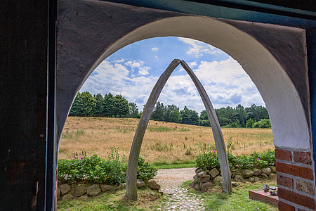 Whalebone, Round Arch thumbnail