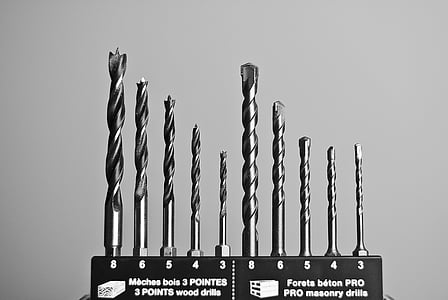 closeup photo of drill bits thumbnail