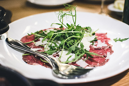 Bresaola carpaccio with rocket leaf thumbnail