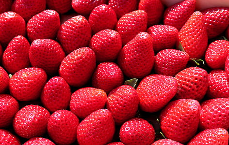 pile of strawberry fruits thumbnail