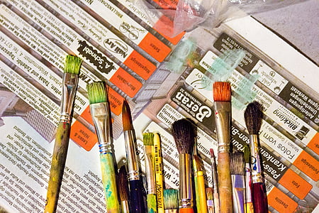 assorted-color paintbrush set thumbnail