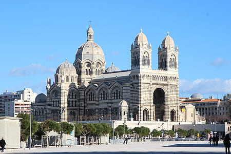 gray cathedral thumbnail