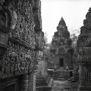 grayscale photo of a landmark thumbnail