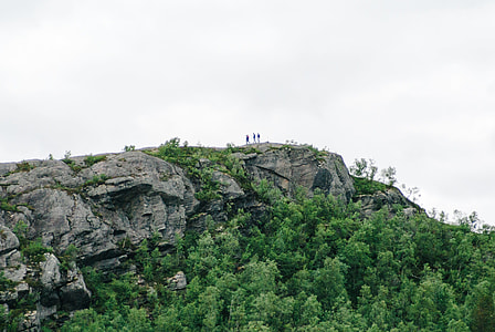 People on a mountain thumbnail