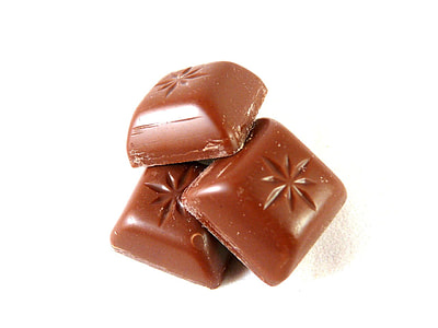 three caramel candies thumbnail