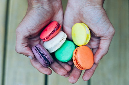 Colorful, sweet macarons thumbnail