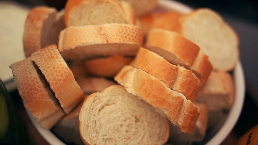 selective focus photo of slice bread thumbnail