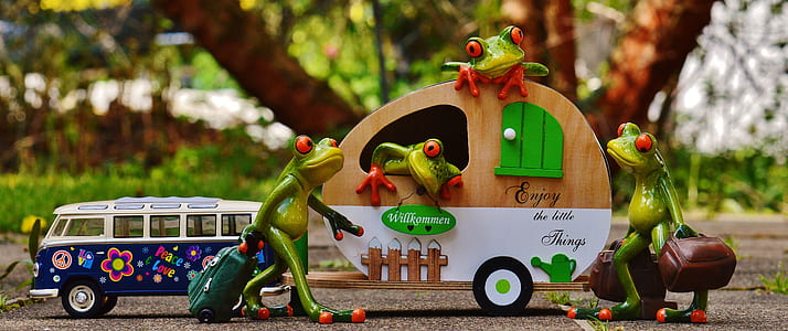 green ceramic frog figurines and brown trailer miniature thumbnail