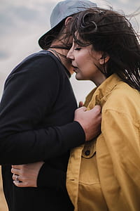 woman hugging man thumbnail