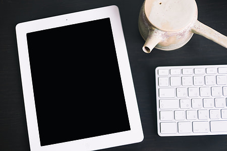 iPad, keyboard and teapot thumbnail