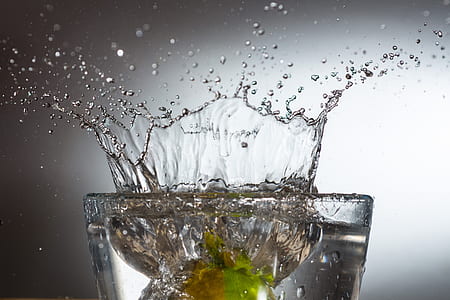 splash of water on drinking glass thumbnail