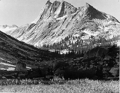 Roaring River Area in Kings Canyon National Park, California thumbnail