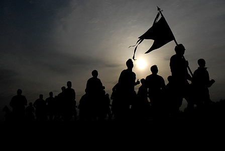 silhouette photography of people running thumbnail