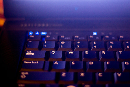 turn off laptop computer thumbnail