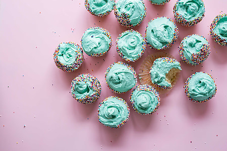 teal cupcake lot thumbnail
