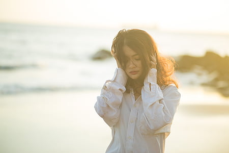 woman wearing white dress shirt thumbnail