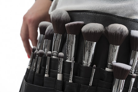 photo of makeup brush set thumbnail
