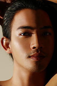 photo of person's face thumbnail