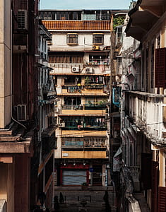 photo of tall buildings thumbnail