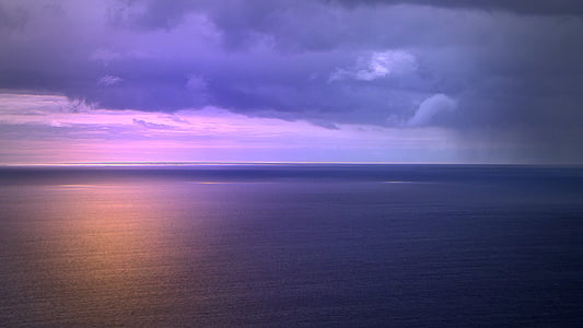 photo of horizon with clouds thumbnail