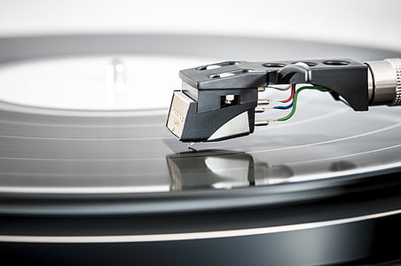 close-up photo of black turntable thumbnail