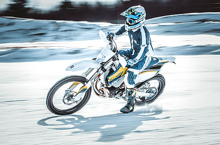 Husqvarna racing thumbnail