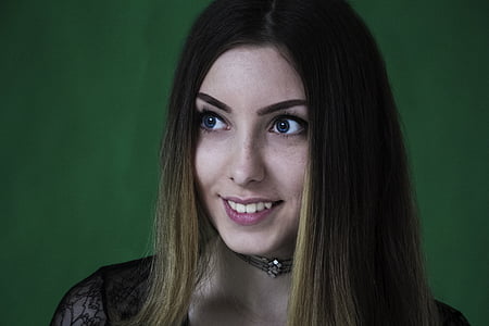 woman wearing black top thumbnail