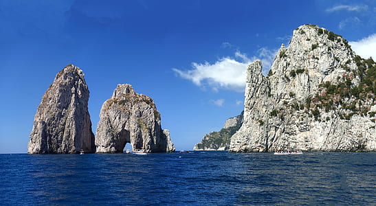 gray mountain under blue sky thumbnail