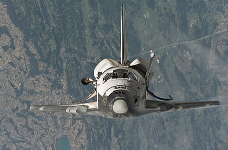 close-up photo of space shuttle thumbnail