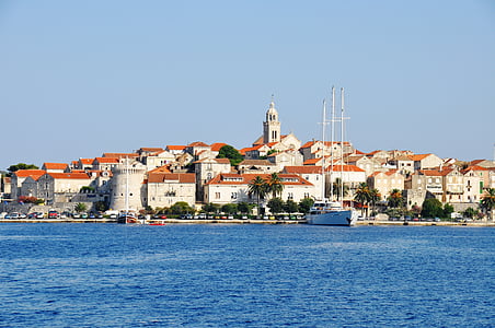 houses near body of water thumbnail