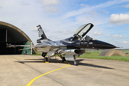 gray and black jet on focus photo thumbnail