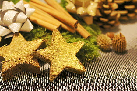star-shaped vegetable on gray surface thumbnail