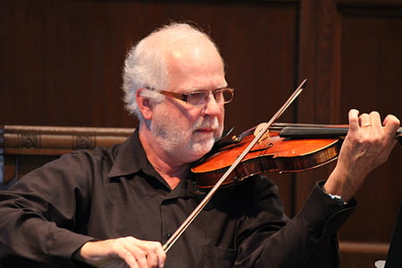 man playing violin thumbnail