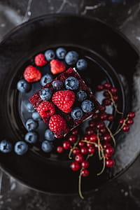 Cheesecake with blueberries and raspberries thumbnail