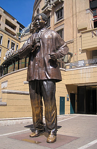 Nelson Mandela Statue, Statue thumbnail