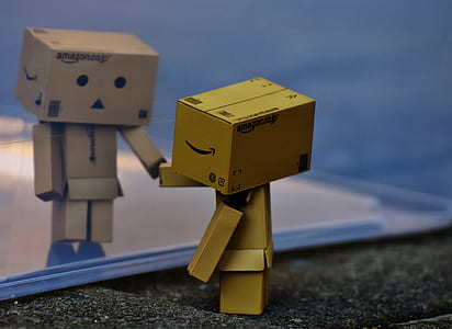 closeup photography of box figurine thumbnail