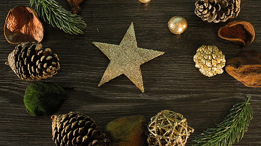 gold star decor thumbnail