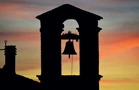 bell on cathedral thumbnail