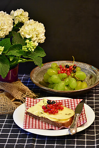 white grapes in bowl thumbnail